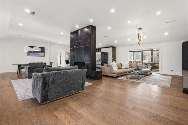 915 Lost Forest NW Drive, Atlanta, GA 30328