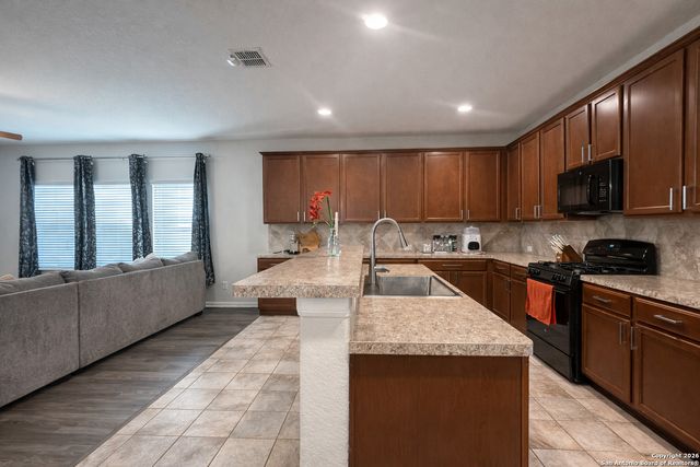 8949 Elizabeth, Converse, TX 78109