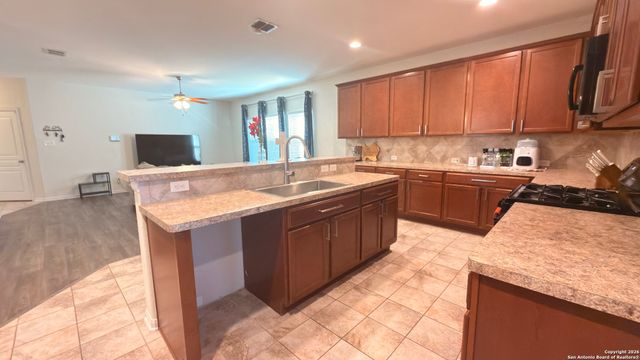 8949 Elizabeth, Converse, TX 78109