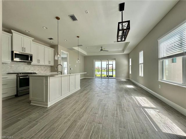 4580 Centaurus CIR, Naples, FL 34120