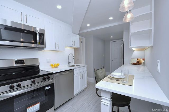 105 Garth Road B3, Scarsdale, NY 10583