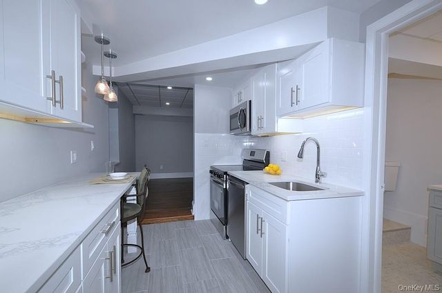 105 Garth Road B3, Scarsdale, NY 10583