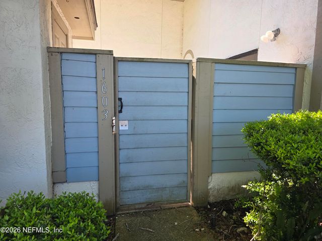 1603 CHALLENGER Court W 1603, Jacksonville, FL 32233