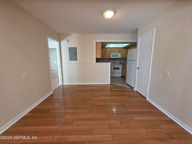 1603 CHALLENGER Court W 1603, Jacksonville, FL 32233