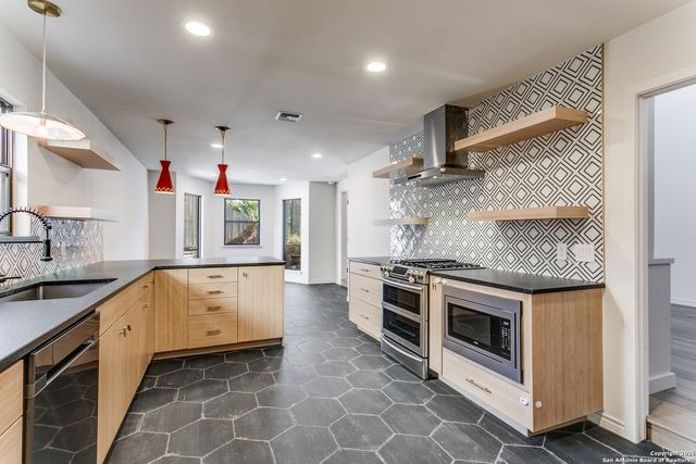 7506 Dijon Ct, San Antonio, TX 78209