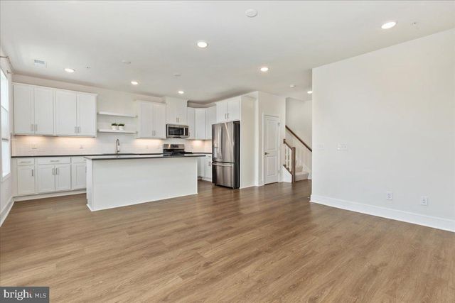 42619 NUBBINS TER, Ashburn, VA 20147