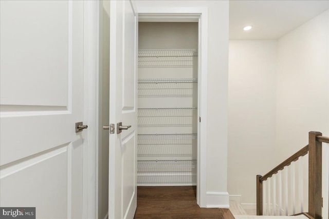 42619 NUBBINS TER, Ashburn, VA 20147