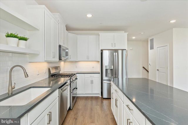 42619 NUBBINS TER, Ashburn, VA 20147