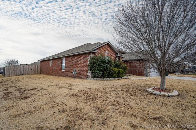 13009 E 133rd Place N, Collinsville, OK 74021