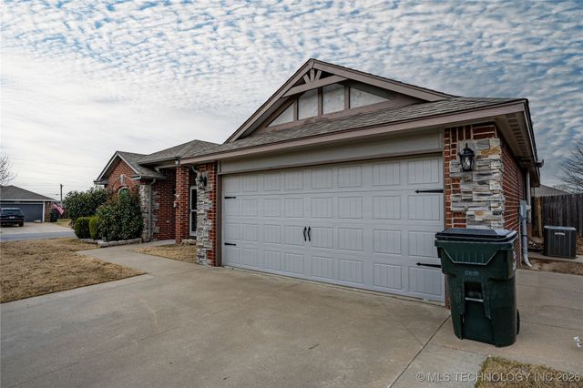 13009 E 133rd Place N, Collinsville, OK 74021