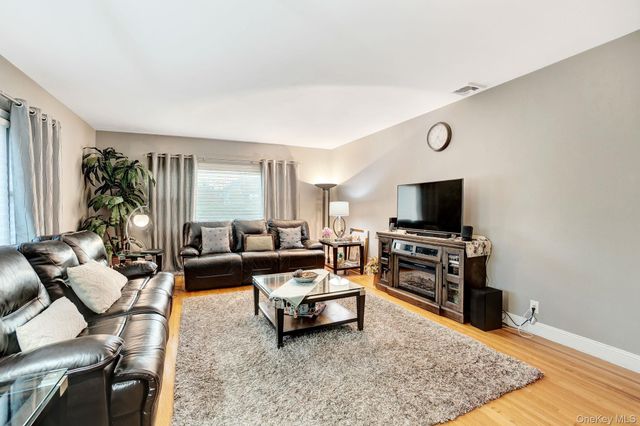 757 Bixby Drive, Baldwin, NY 11510