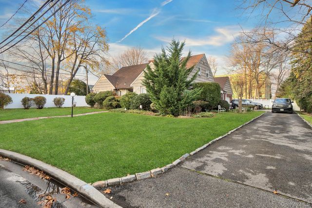 757 Bixby Drive, Baldwin, NY 11510