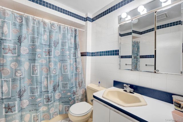 757 Bixby Drive, Baldwin, NY 11510