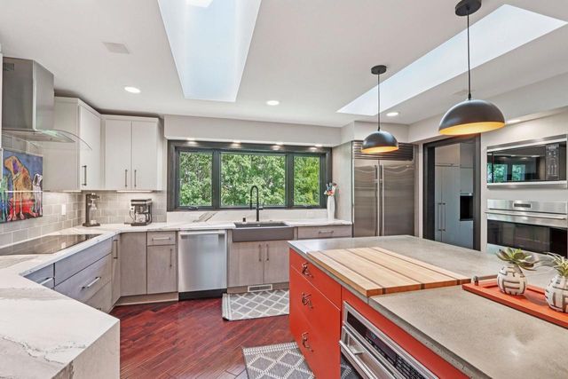 N1W31286 Hickory Hollow COURT, Delafield, WI 53018