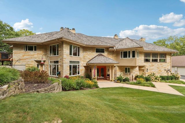 N1W31286 Hickory Hollow COURT, Delafield, WI 53018