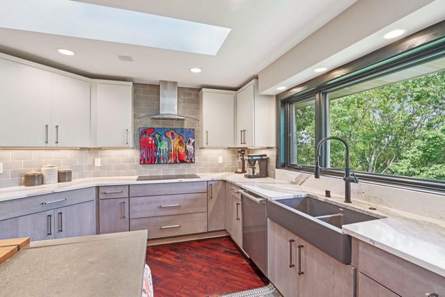 N1W31286 Hickory Hollow COURT, Delafield, WI 53018