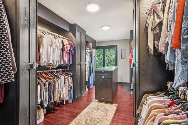 N1W31286 Hickory Hollow COURT, Delafield, WI 53018