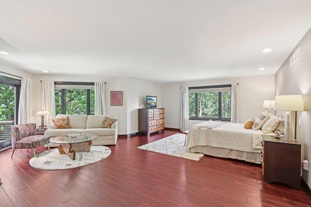 N1W31286 Hickory Hollow COURT, Delafield, WI 53018