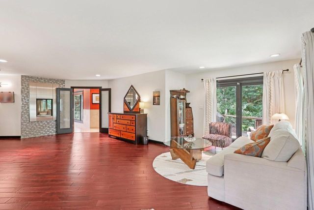 N1W31286 Hickory Hollow COURT, Delafield, WI 53018