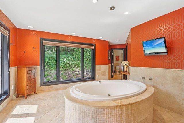 N1W31286 Hickory Hollow COURT, Delafield, WI 53018