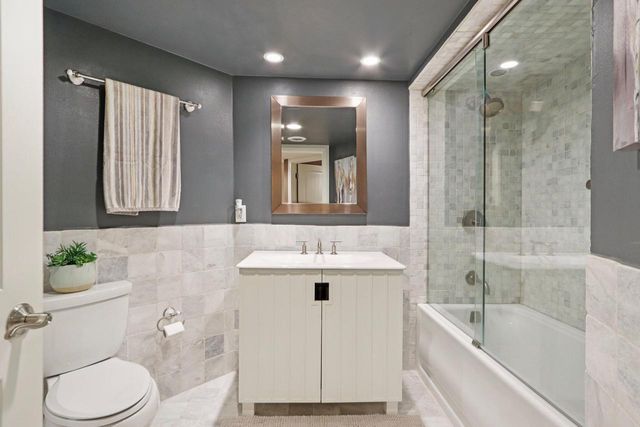 N1W31286 Hickory Hollow COURT, Delafield, WI 53018