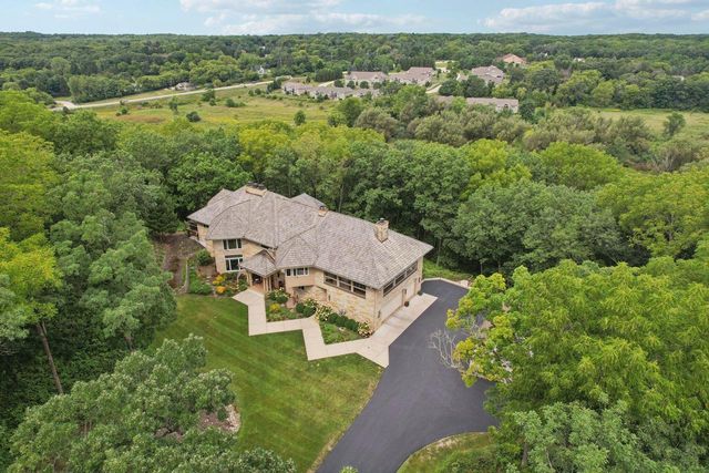 N1W31286 Hickory Hollow COURT, Delafield, WI 53018