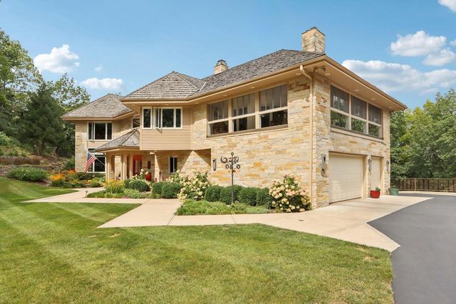 N1W31286 Hickory Hollow COURT, Delafield, WI 53018