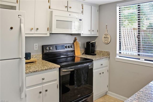 1026 N Green DR, Newport News, VA 23602
