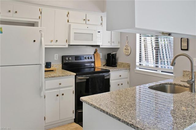 1026 N Green DR, Newport News, VA 23602