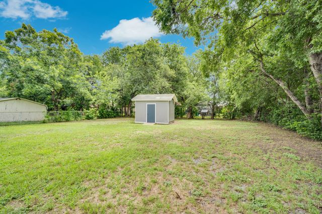 1744 Gill Street, Blue Mound, TX 76131