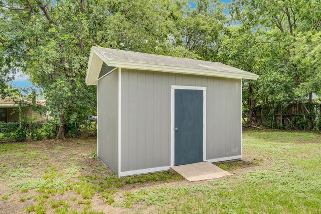 1744 Gill Street, Blue Mound, TX 76131