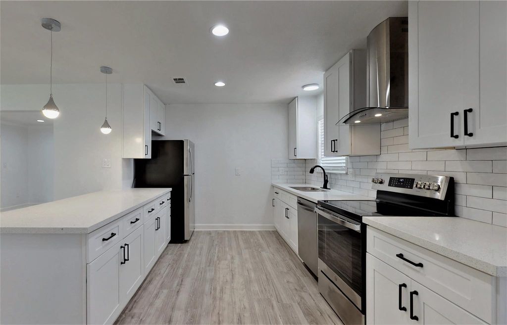 9023 Dunlap Street, Houston, TX 77074