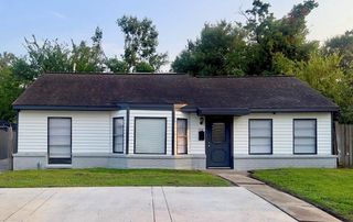7318 Thurow Street, Houston, TX 77087