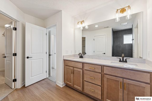 12410 S 89th Avenue, Papillion, NE 68046