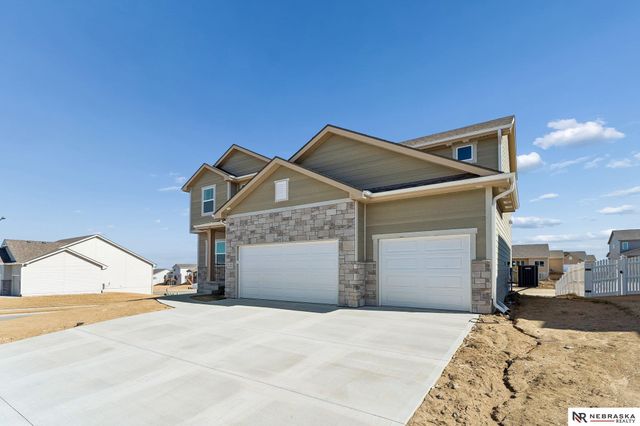 12410 S 89th Avenue, Papillion, NE 68046