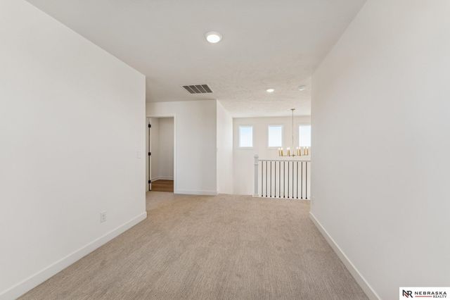 12410 S 89th Avenue, Papillion, NE 68046