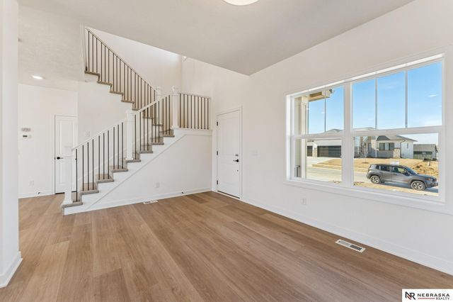 12410 S 89th Avenue, Papillion, NE 68046