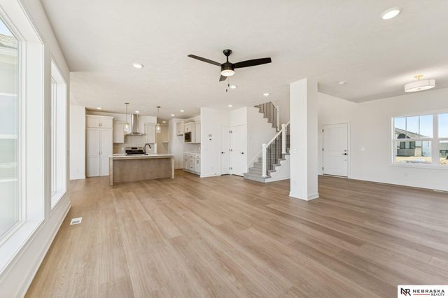 12410 S 89th Avenue, Papillion, NE 68046