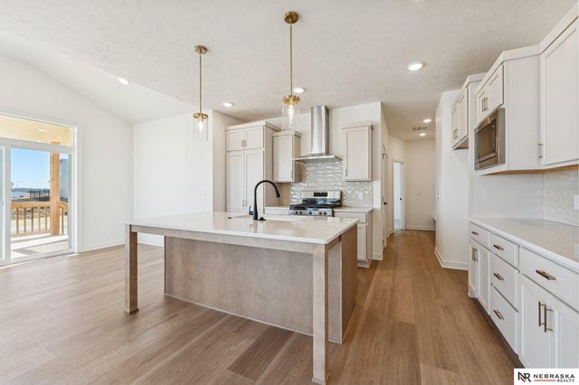 12410 S 89th Avenue, Papillion, NE 68046