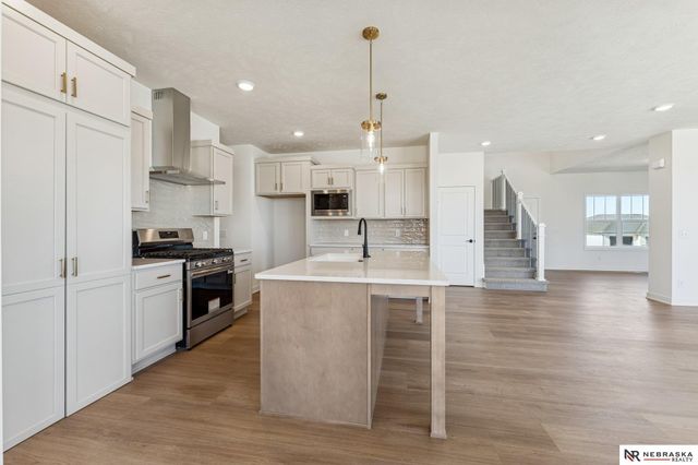 12410 S 89th Avenue, Papillion, NE 68046