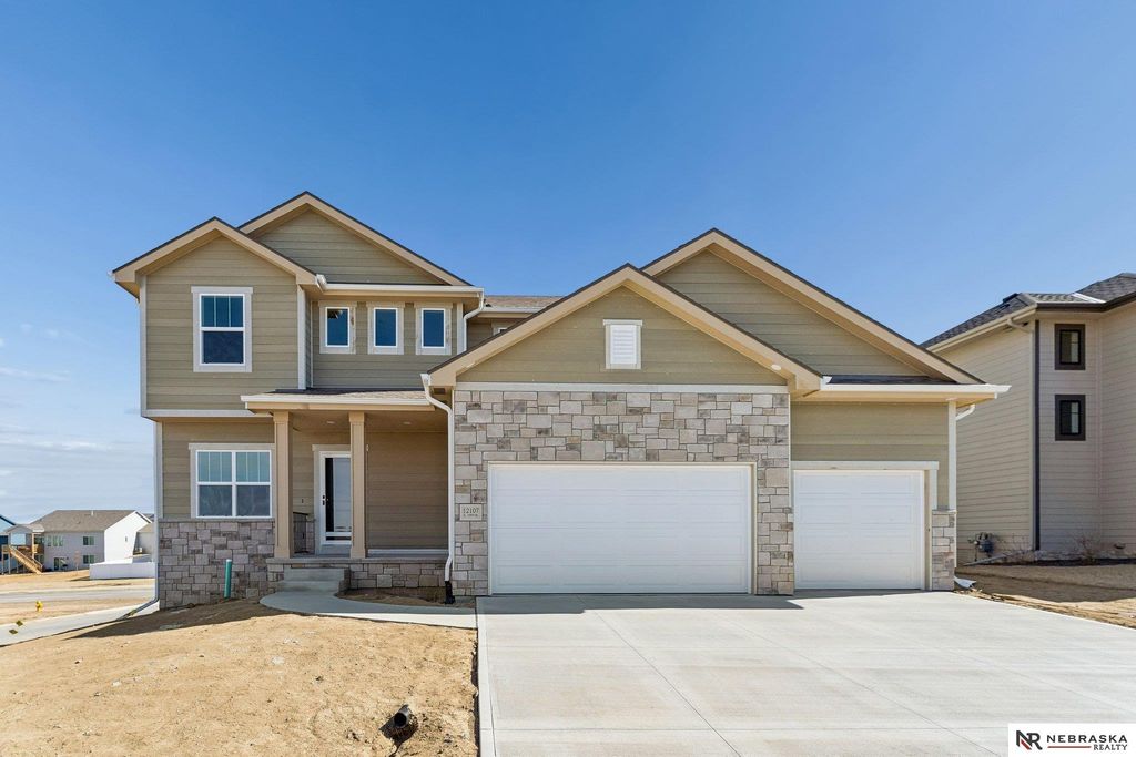 12410 S 89th Avenue, Papillion, NE 68046