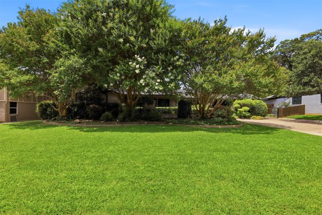 4004 Angus Drive, Fort Worth, TX 76116