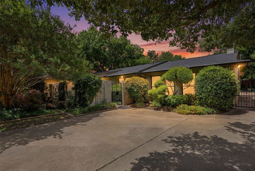 4004 Angus Drive, Fort Worth, TX 76116