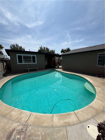 20733 Claretta, Lakewood, CA 90715