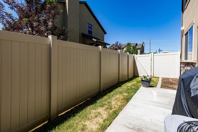 2671 W HOLLISTER RD, Riverton, UT 84065