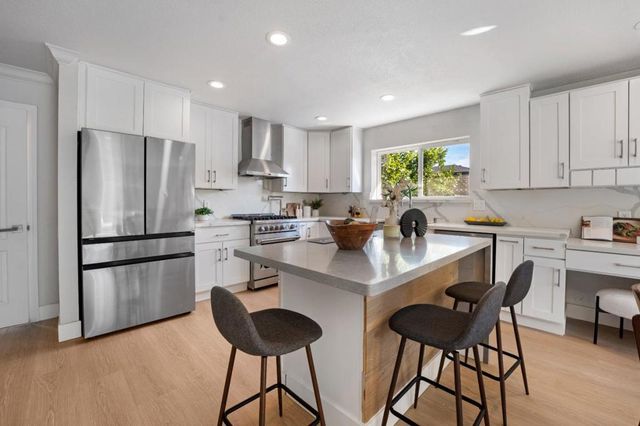 320 Manzanita Court, Milpitas, CA 95035