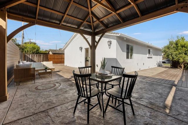 320 Manzanita Court, Milpitas, CA 95035