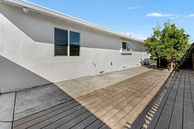 320 Manzanita Court, Milpitas, CA 95035