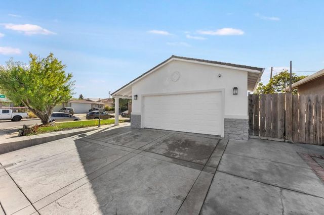 320 Manzanita Court, Milpitas, CA 95035