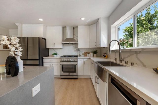 320 Manzanita Court, Milpitas, CA 95035